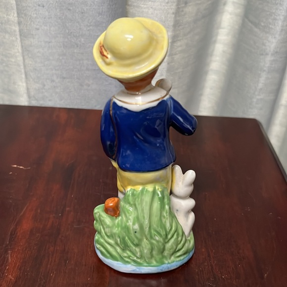 Vintage Figurine Boy with Rabbit, Gold Accents Unmarked but probably Japan - Picture 7 of 10